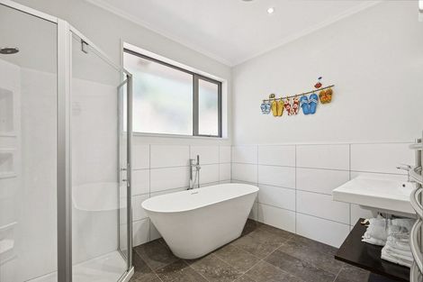 Photo of property in 28 Barling Street, Macandrew Bay, Dunedin, 9014