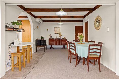 Photo of property in 1402 Warwick Place, Mayfair, Hastings, 4122