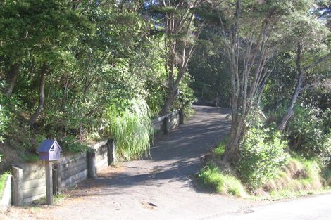 Photo of property in 65 Laingholm Drive, Laingholm, Auckland, 0604