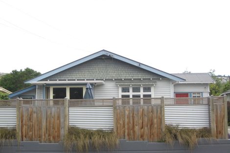Photo of property in 86 Sandwich Road, Beckenham, Christchurch, 8023