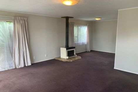 Photo of property in 1 Mark Edward Drive, Half Moon Bay, Auckland, 2012