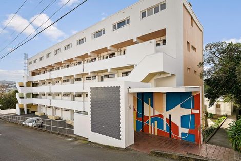 Photo of property in 11/4 Claremont Grove, Mount Victoria, Wellington, 6011