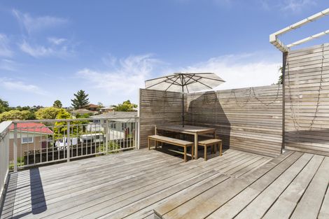 Photo of property in 41 Hepburn Road, Glendene, Auckland, 0602