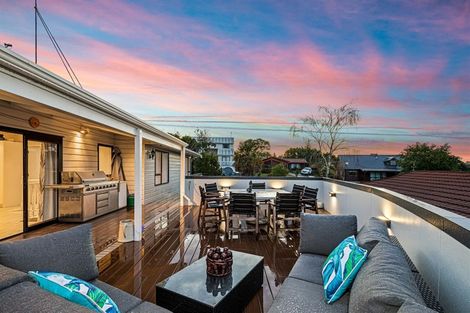 Photo of property in 31 White Heron Drive, Massey, Auckland, 0614