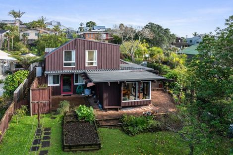 Photo of property in 18 Miraka Place, Birkenhead, Auckland, 0626