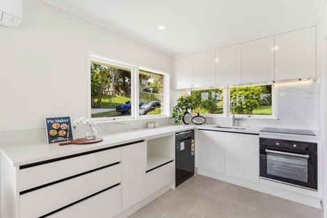 Photo of property in 1/3 Cheryl Place, Hillcrest, Auckland, 0627