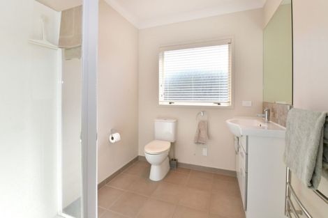 Photo of property in 12 Astor Place, Orewa, 0931