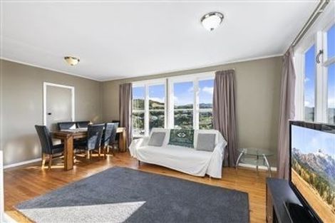 Photo of property in 27 Durham Street, Cannons Creek, Porirua, 5024