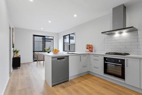 Photo of property in 12 Nuku Place, Manurewa, Auckland, 2102