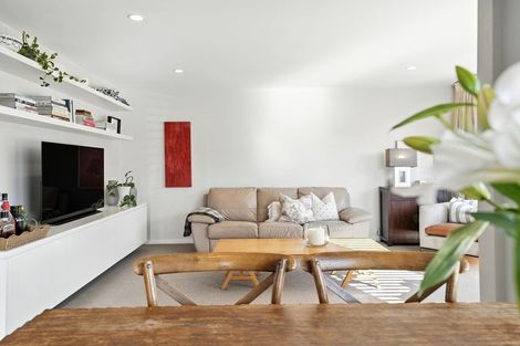 Photo of property in 2/256 Innes Road, St Albans, Christchurch, 8052