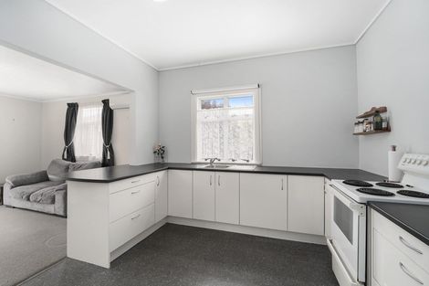 Photo of property in 22 Mako Mako Road, Levin, 5510