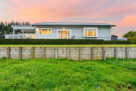 Photo of property in 52 Medhurst Road North, Bombay, 2675