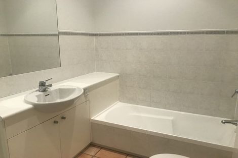 Photo of property in 2/28 Hobson Street, Thorndon, Wellington, 6011