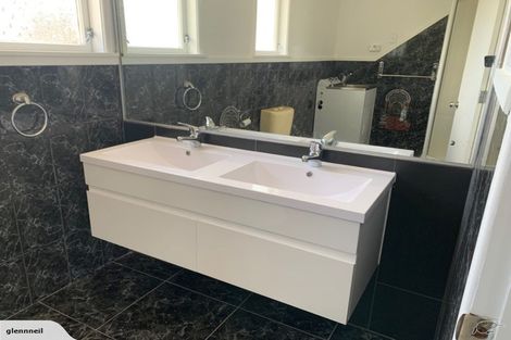 Photo of property in 2 Justin Place, Te Atatu Peninsula, Auckland, 0610