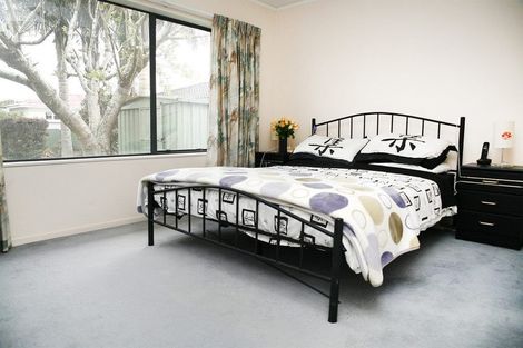 Photo of property in 1/45 Clevedon Road, Papakura, 2110