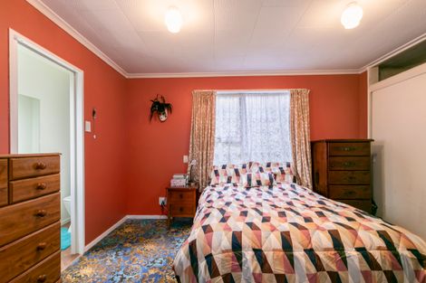 Photo of property in 110 Holborn Drive, Stokes Valley, Lower Hutt, 5019