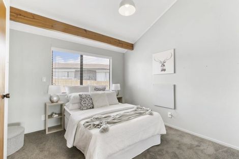 Photo of property in 25 Endeavour Avenue, Welcome Bay, Tauranga, 3112