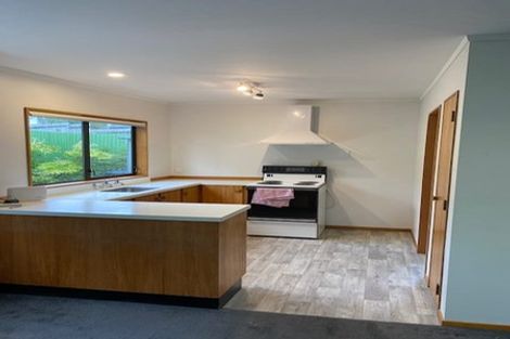 Photo of property in 12b Bracken Road, Newlands, Wellington, 6037