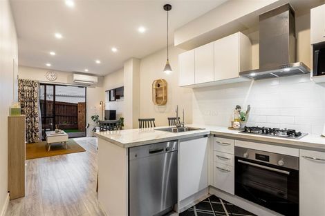 Photo of property in 4/6 Hepburn Road, Glendene, Auckland, 0602