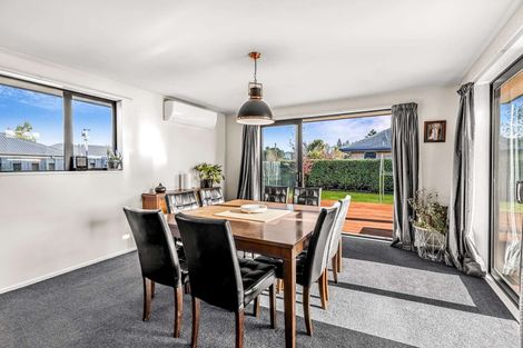 Photo of property in 8 Stonebridge Lane, Oxford, 7430