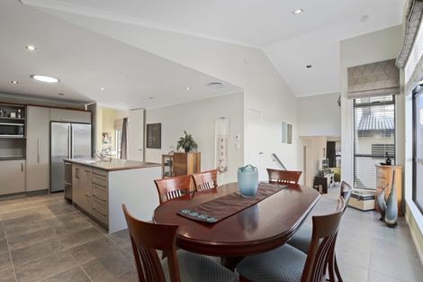 Photo of property in 2 Grenache Place, Rototuna, Hamilton, 3210