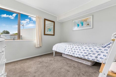 Photo of property in 1 Oakmont Place, Wattle Downs, Auckland, 2103