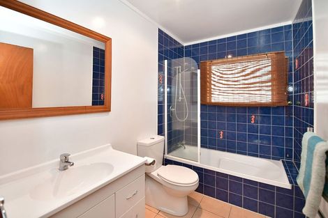 Photo of property in 3 Higham Ferrers Place, Red Beach, 0932