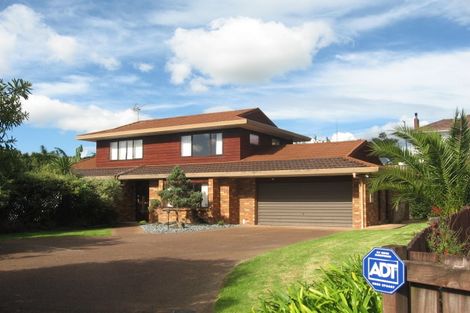 Photo of property in 8 Pitlochry Place, Highland Park, Auckland, 2010