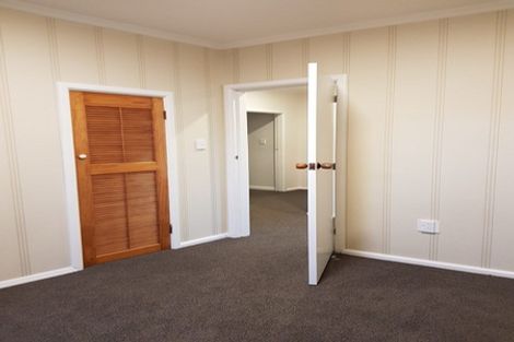 Photo of property in 60 The Drive, Tawa, Wellington, 5028