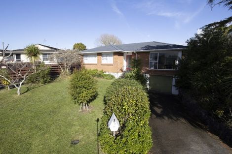 Photo of property in 14 Ellison Place, Pakuranga Heights, Auckland, 2010