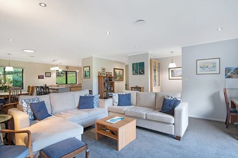 Photo of property in 125 Stoney Creek Drive, Waitakere, Henderson, 0782