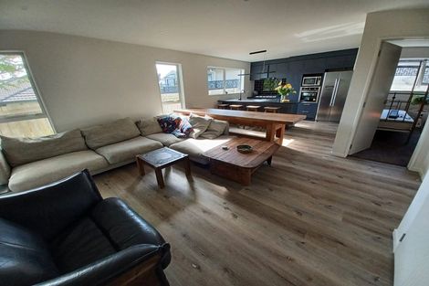 Photo of property in 15 Huia Road, Point Chevalier, Auckland, 1022