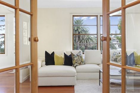 Photo of property in 2 Gulf Road, Murrays Bay, Auckland, 0630