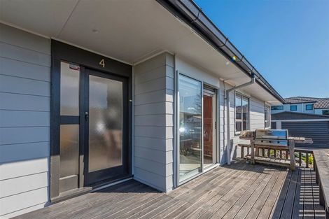 Photo of property in 4 Pipitea Place, Massey, Auckland, 0614