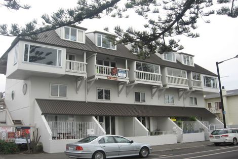 Photo of property in 241 Marine Parade, Napier South, Napier, 4110