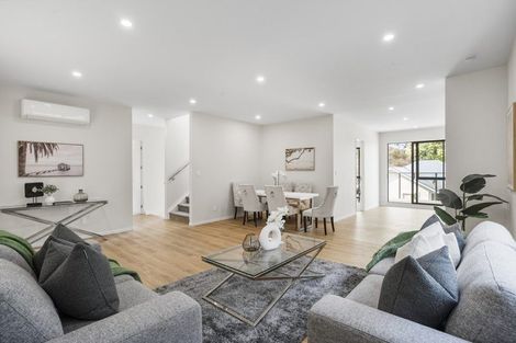 Photo of property in 1/15d Verran Road, Birkenhead, Auckland, 0626