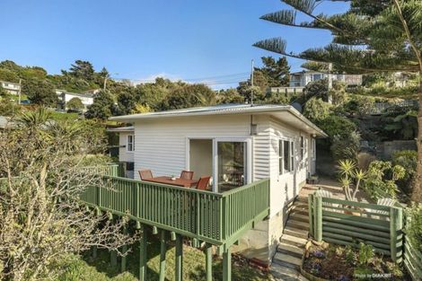 Photo of property in 10 Liddel Grove, Island Bay, Wellington, 6023