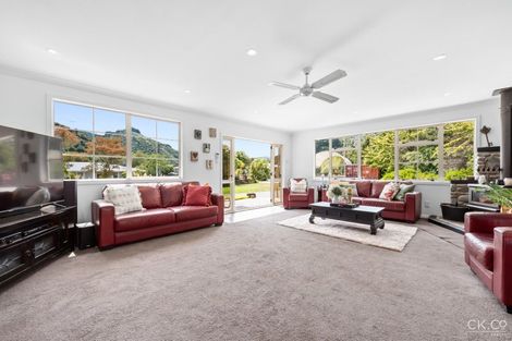 Photo of property in 63 Black Beech Street, Birchville, Upper Hutt, 5018