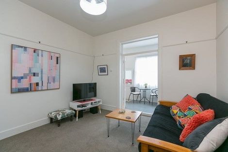 Photo of property in Devonport Apartments, 19/127 Saint Aubyn Street, New Plymouth, 4310