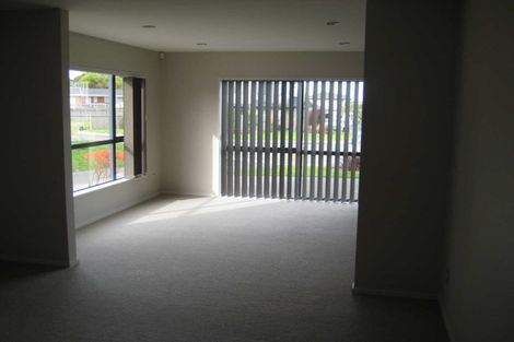 Photo of property in 13 Riverglade Parkway, Te Atatu South, Auckland, 0610
