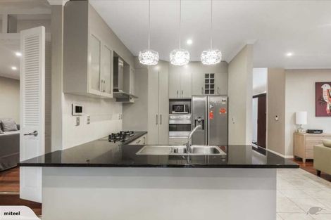 Photo of property in 14g Baulcomb Parade, Windsor Park, Auckland, 0632