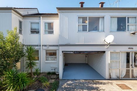 Photo of property in 6/23 Inverness Road, Browns Bay, Auckland, 0630