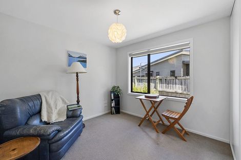 Photo of property in 14 Te Arakete Place, Hurworth, New Plymouth, 4310