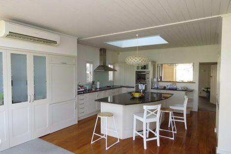 Photo of property in 7 Cameron Street, Takapuna, Auckland, 0622