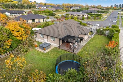 Photo of property in 17 Opal Avenue, Timberlea, Upper Hutt, 5018