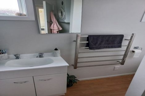 Photo of property in 40d Leighton Avenue, Waiwhetu, Lower Hutt, 5010