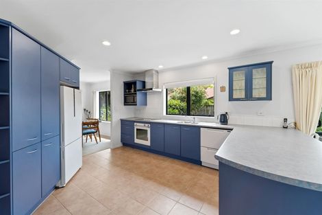 Photo of property in 17 Kate Sheppard Avenue, Torbay, Auckland, 0630