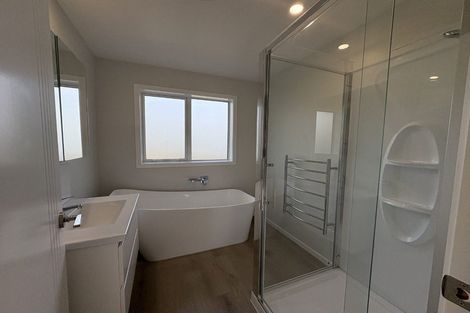 Photo of property in 1/5 Tawa Terrace, Tawa, Wellington, 5028