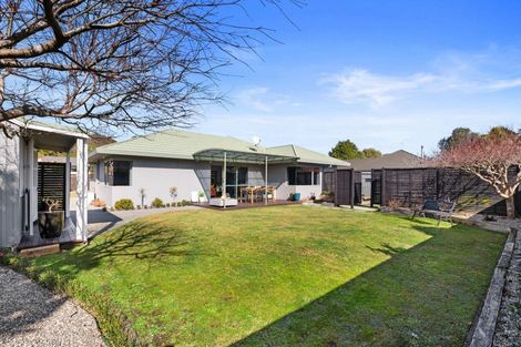 Photo of property in 14 Capricorn Place, Kawaha Point, Rotorua, 3010