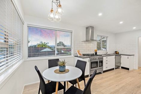 Photo of property in 3 Shale Avenue, Massey, Auckland, 0614